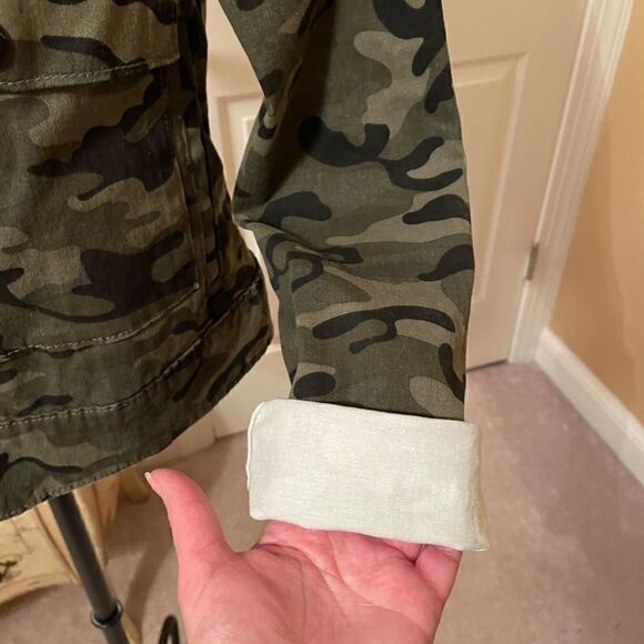 LuLaRoe Kenny Camo Camouflage Jacket Size LARGE Rare Unicorn!!! - Picture 3 of 4